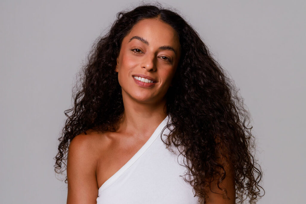 Pri Helena, atriz juiz-forana, compõe elenco da novela das 9, ‘Quem ama cuida', como Lyris 3 Pri Helena, atriz juiz-forana, compõe elenco da novela das 9, ‘Quem ama cuida', como Lyris