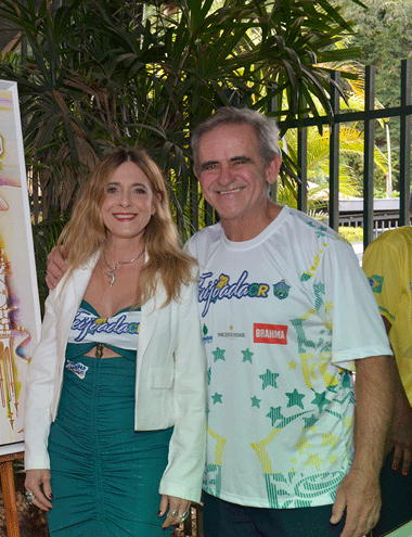WOL1048 COM CORTE