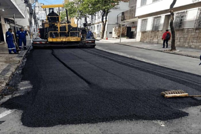 Recapeamento altera trânsito na Rua Dr. Romualdo