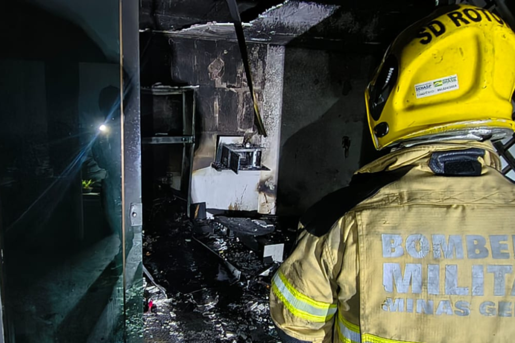 Jovem que teve 60% do corpo queimado no Bairro Ipiranga morre cerca de 24 horas após incêndio 1 fotos 87