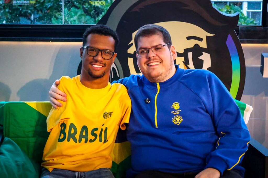 Gabrielzinho visita a CazéTV, conhece Casimiro e relembra início da carreira 2 gabrielzinho e caze 2 foto yan ferreira dycom sports 1