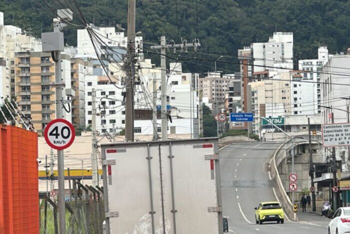 Após acidentes fatais, radar é instalado no acesso ao Viaduto Roza Cabinda e em outros 5 pontos