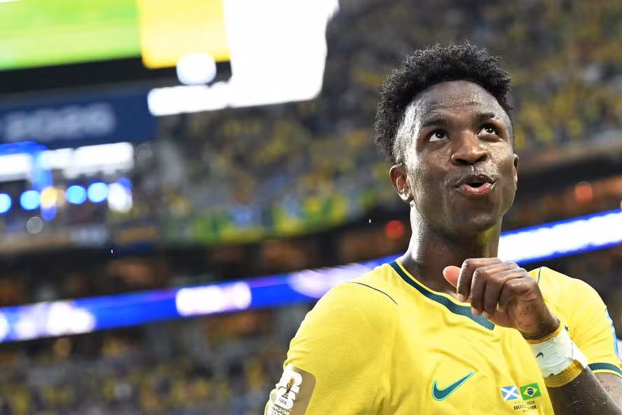Vini Jr. é o primeiro a marcar gols em todas partidas da Fase de Grupos da Copa desde Ronaldo Fenômeno