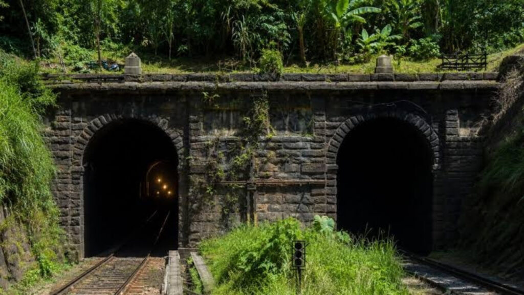 Menor cidade do Rio de Janeiro abriga um dos túneis mais impressionantes da história
