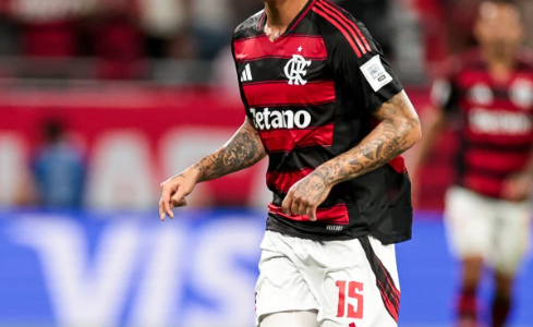 Meia tomou decisão e “largou” o Flamengo para ir jogar em rival