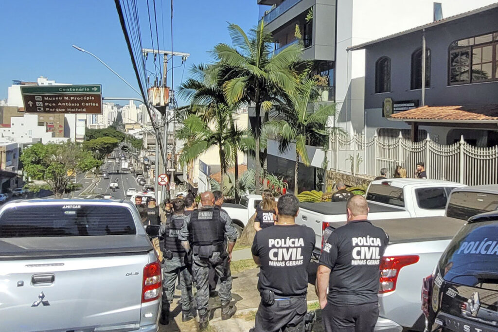 Cerco Fechado: Pichações com siglas ou alusão a facções criminosas serão apagadas 1 DELEGACIA DAS MULHERES LEONARDO COSTA 03.jpg 2