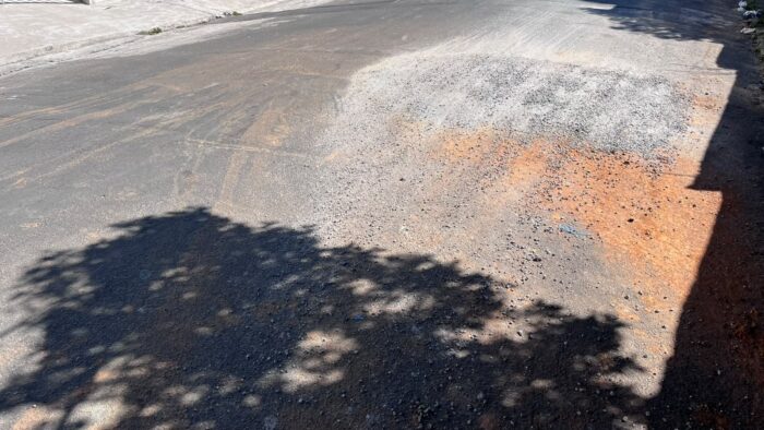 Morador denuncia reparo inadequado no asfalto após obra para conter vazamento no Santa Cruz 1 WhatsApp Image 2026 07 20 at 12.10.20