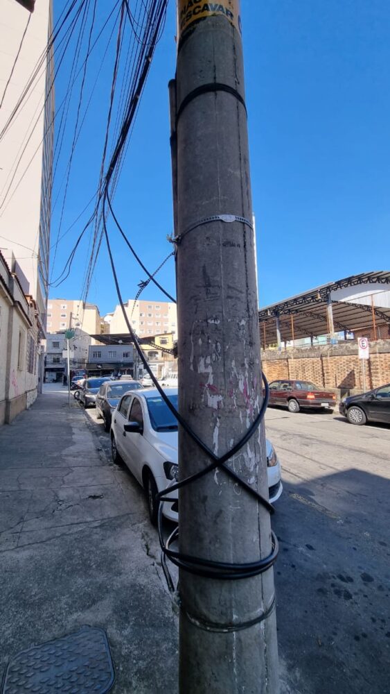 Fios soltos próximos à escola chamam atenção em São Mateus 1 WhatsApp Image 2026 07 27 at 13.45.01