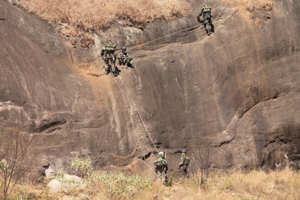 Exército Brasileiro forma mais de 500 escaladores militares em Juiz de Fora; mulheres participam pela primeira vez 