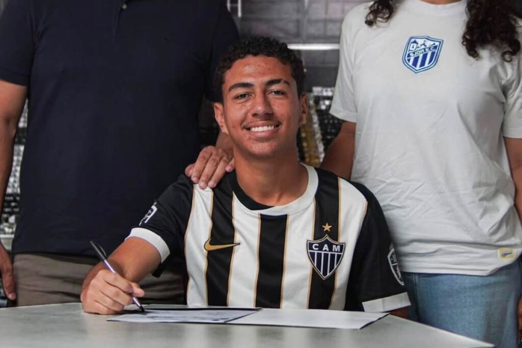 Atlético-MG contrata segundo jogador da base de time da região em dois meses 2 jogador atletico mg 3 foto divulgacao