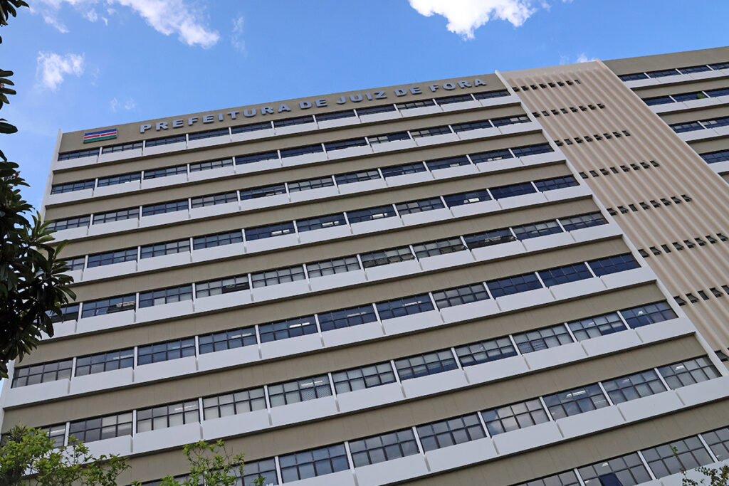 Prefeitura de Juiz de Fora demite 26 professores da Secretaria de Esportes e Lazer 1 Ex-prefeitos avaliam relação de Juiz de Fora com o Governo de Minas Gerais