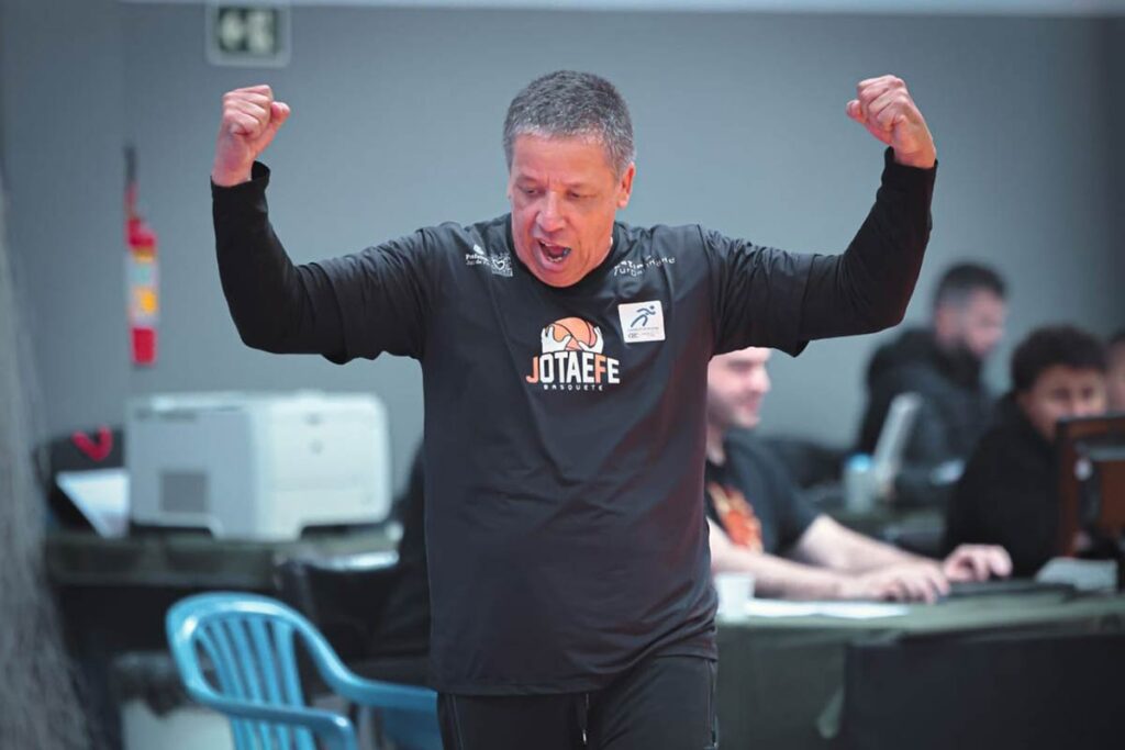 Coordenador do Jotaefe Basquete quer fortalecer base nas escolas e mira time profissional em 2028 4 rogerio 2 foto divulgacao jotaefe basquete 1