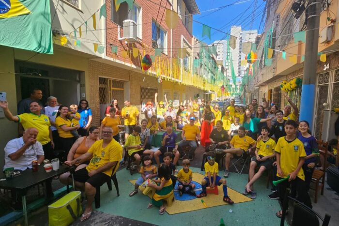 Copa do Mundo: Moradores de vila em Juiz de Fora transformam jogos do Brasil em festa entre vizinhos 1 vila foto reproducao