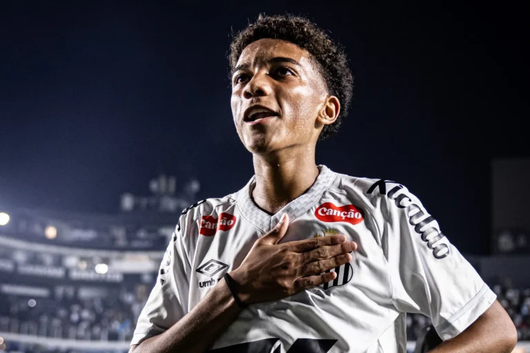 Santos bate o martelo e aceita vender Robinho Jr. por R$ 60 milhões