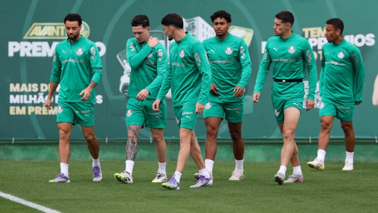 Gigante europeu avança para contratar goleiro do Palmeiras