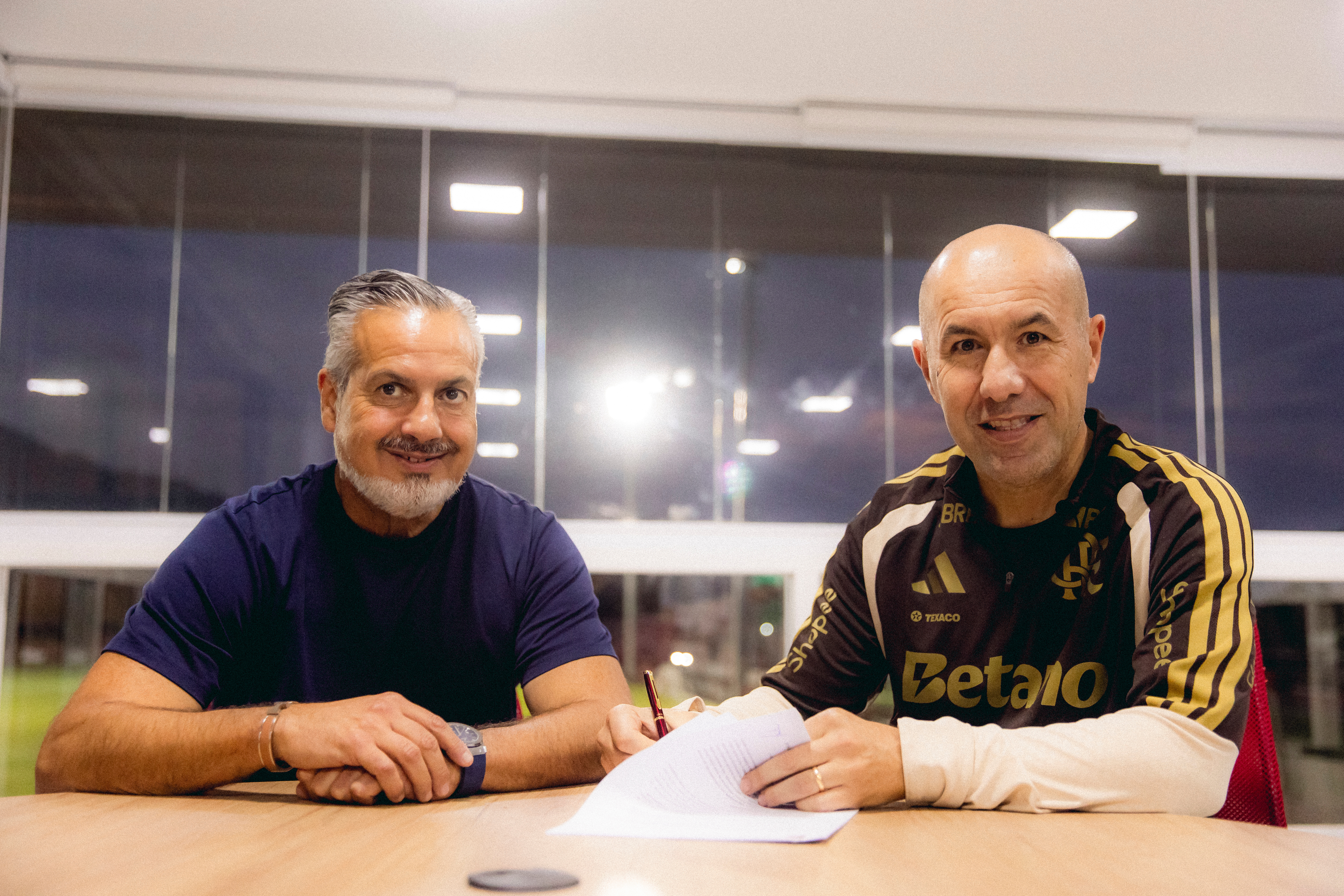Leonardo Jardim explica saída do Cruzeiro e acerto com o Flamengo após pressão no Mineirão