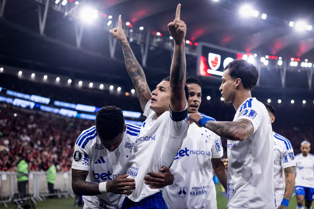Cruzeiro rejeita proposta milionária e decide manter craque no elenco