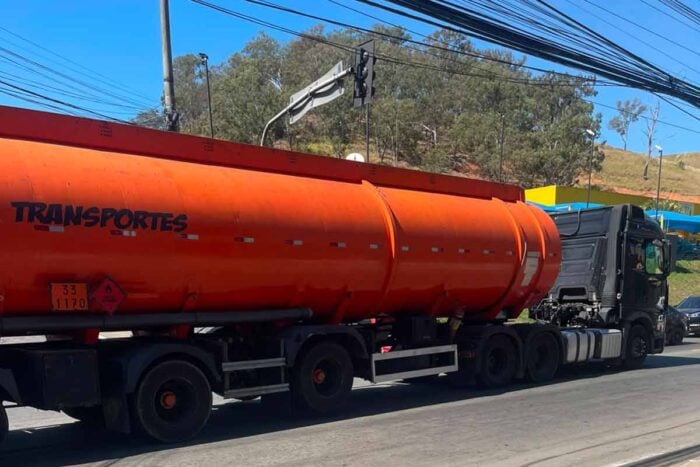 Motorista avançou sinal vermelho antes de atropelar e matar jovem em Juiz de Fora, conclui Polícia Civil 17 Morre jovem de 19 anos atropelado por carreta em Juiz de Fora