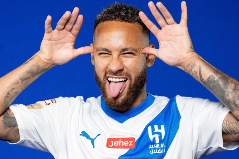 Ex-clube de Neymar surpreende e contrata novo atacante brasileiro por R$ 421 milhões