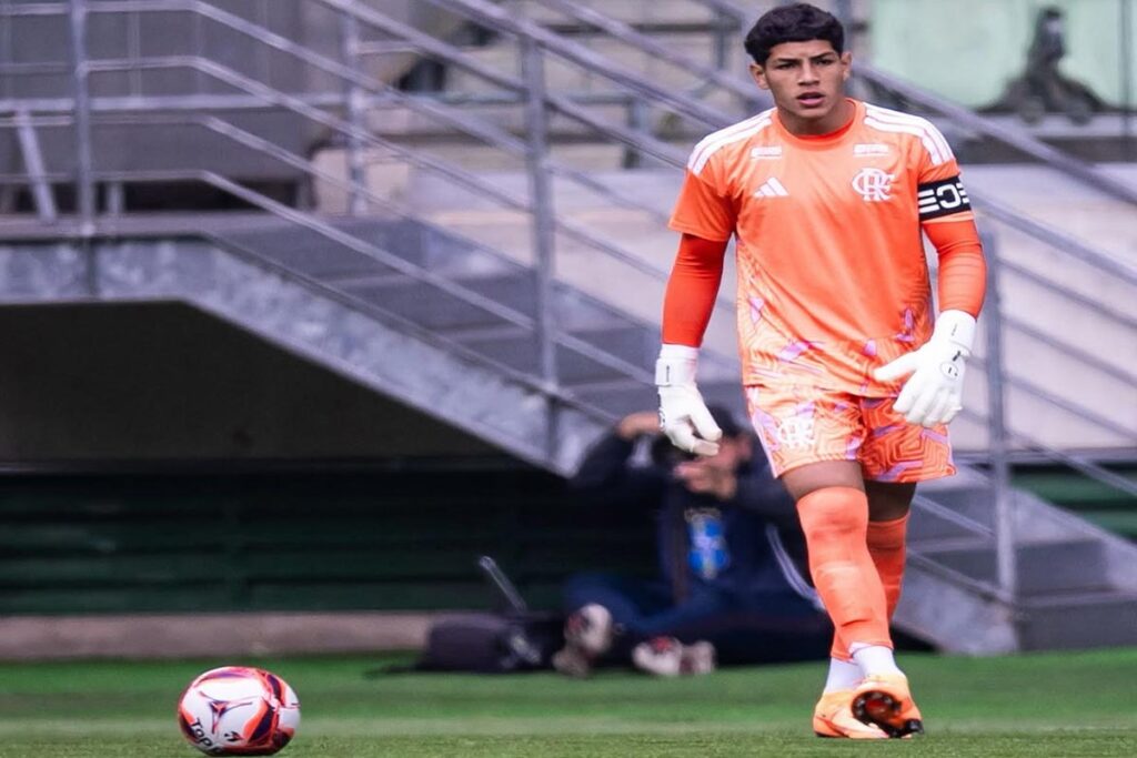 Goleiro juiz-forano do Flamengo é convocado para Seleção sub-17
