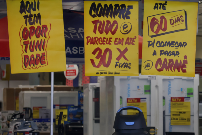 Mesmo em queda, juros de dois dígitos ainda limitam crédito e investimentos 22 Design sem nome 2 1