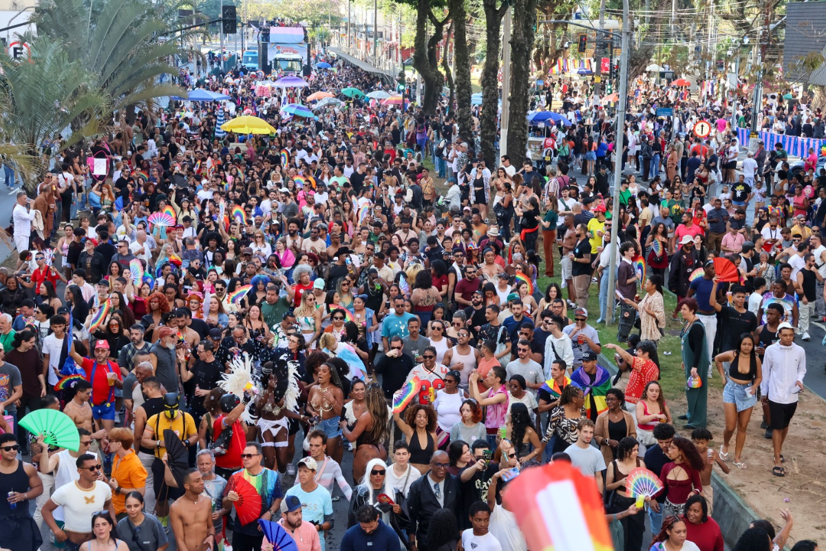 Parada LGBTQIA+ reúne cerca de 10 mil pessoas em Juiz de Fora, segundo organização