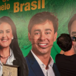 TRE-MG manda retirar painéis de Flávio Bolsonaro e Nikolas Ferreira em Juiz de Fora 4 Design sem nome 9 1
