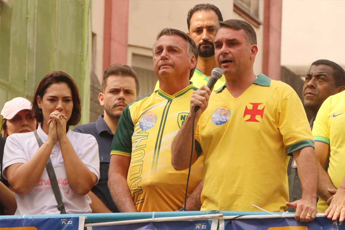 Flávio Bolsonaro em Juiz de Fora: agenda inclui carreata, caminhada, oração pelo pai e ato político