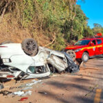 Motorista fica preso às ferragens após carro capotar em acidente próximo a Piau 11 acidente piau foto corpo de bombeiros