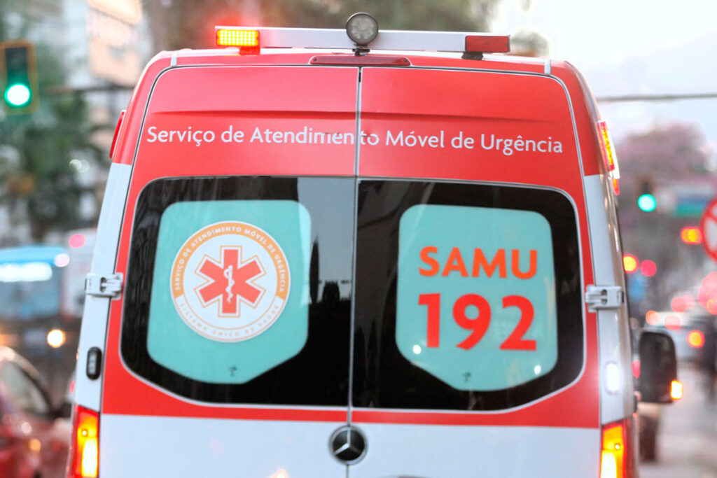 Mulher morre e três filhos ficam feridos em capotamento na MG-265