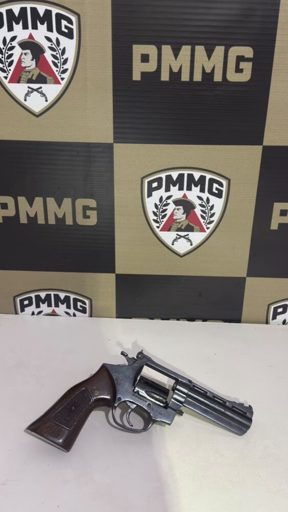 Violência em bar no Aeroporto: homem saca revólver e agride vítima com coronhadas 10 arma aeroporto