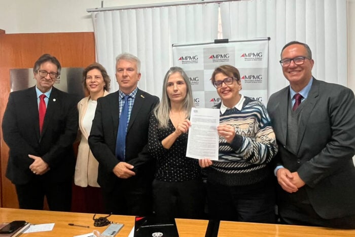 MPMG assina destinação de R$ 9,6 milhões para reconstrução de casas em Juiz de Fora 1 assinatura mpmg reconstruindo lares foto pamela costa