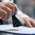 Trabalhador tem justa causa mantida após atuar em outro emprego durante licença médica