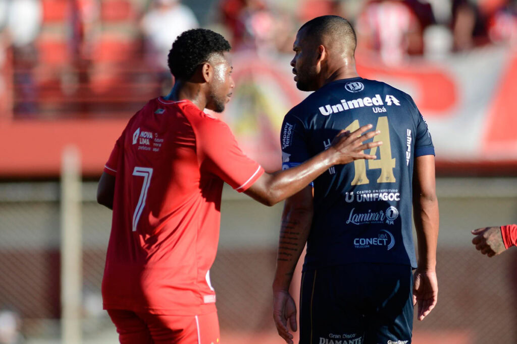 Aymorés perde ida da semifinal do Módulo II; veja o que o Azulão precisa para conquistar o acesso 1 Aymorés perde primeiro jogo da semifinal do Módulo II por 1 a 0