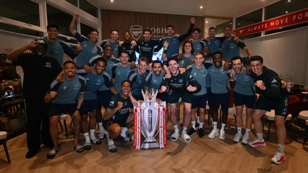 Arsenal vende três jogadores, arrecada quase R$ 500 milhões e tenta contratar astro campeão da Copa do Mundo