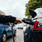 Quem paga a conta de luz quando há carro elétrico no condomínio? 8 Quem paga a conta de luz quando há carro elétrico no condomínio?