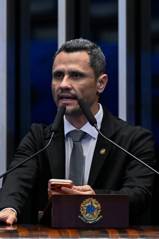 cleitinho azevedo carlos moura agencia senado
