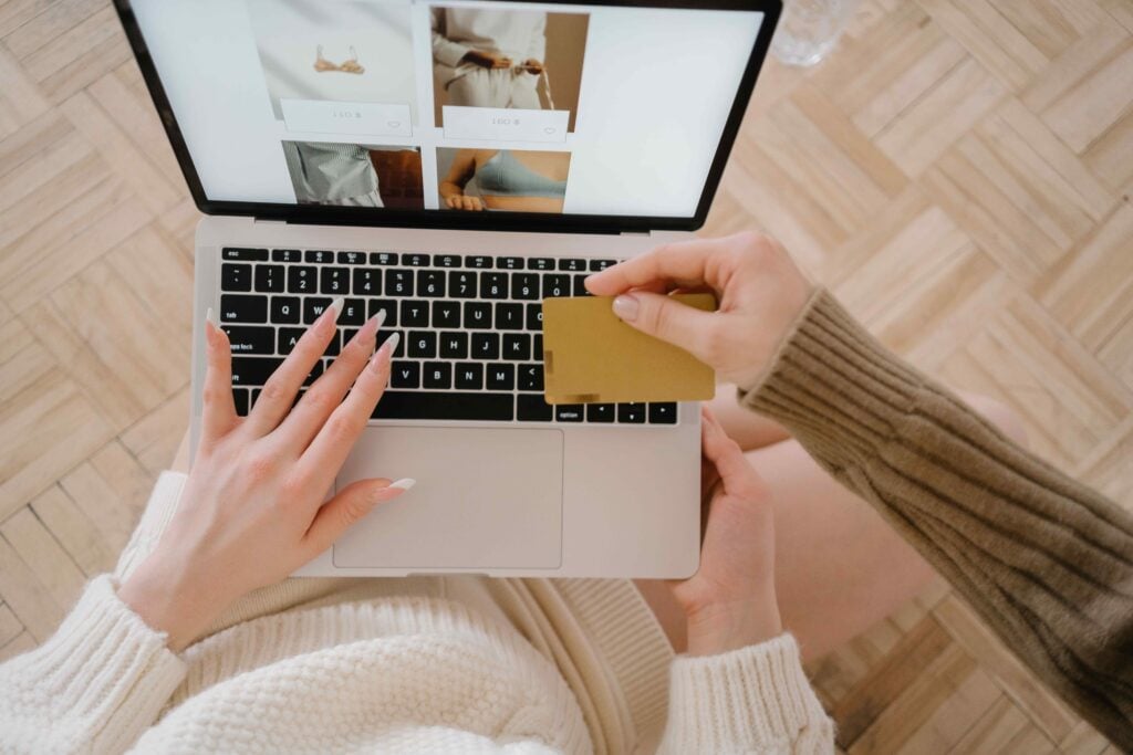 Clientes da Shein e Shopee vão ganhar desconto em compras de até R$250, após acordo do Governo