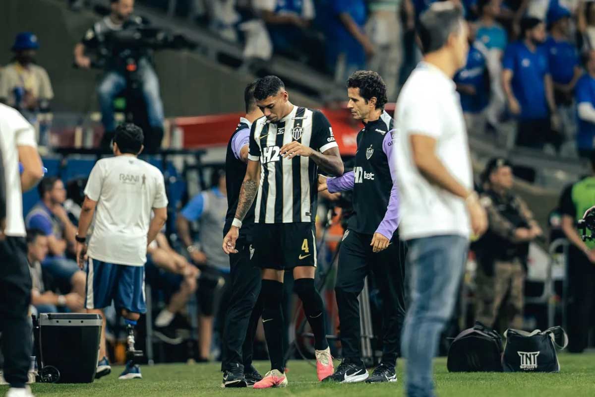 Após entrada, Kaio Jorge pede desculpas para Ruan; zagueiro chama atacante de 'mau-caráter' 1 Kaio Jorge pede desculpas após ser chamado de 'mau-caráter' por Ruan Tressoldi