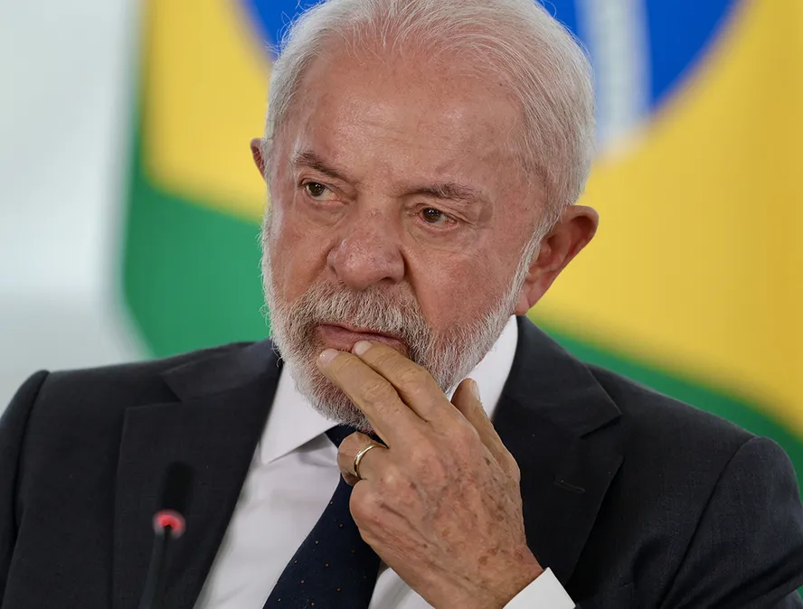 Aposentados podem receber reajuste diferente do salário mínimo em novo plano do governo Lula