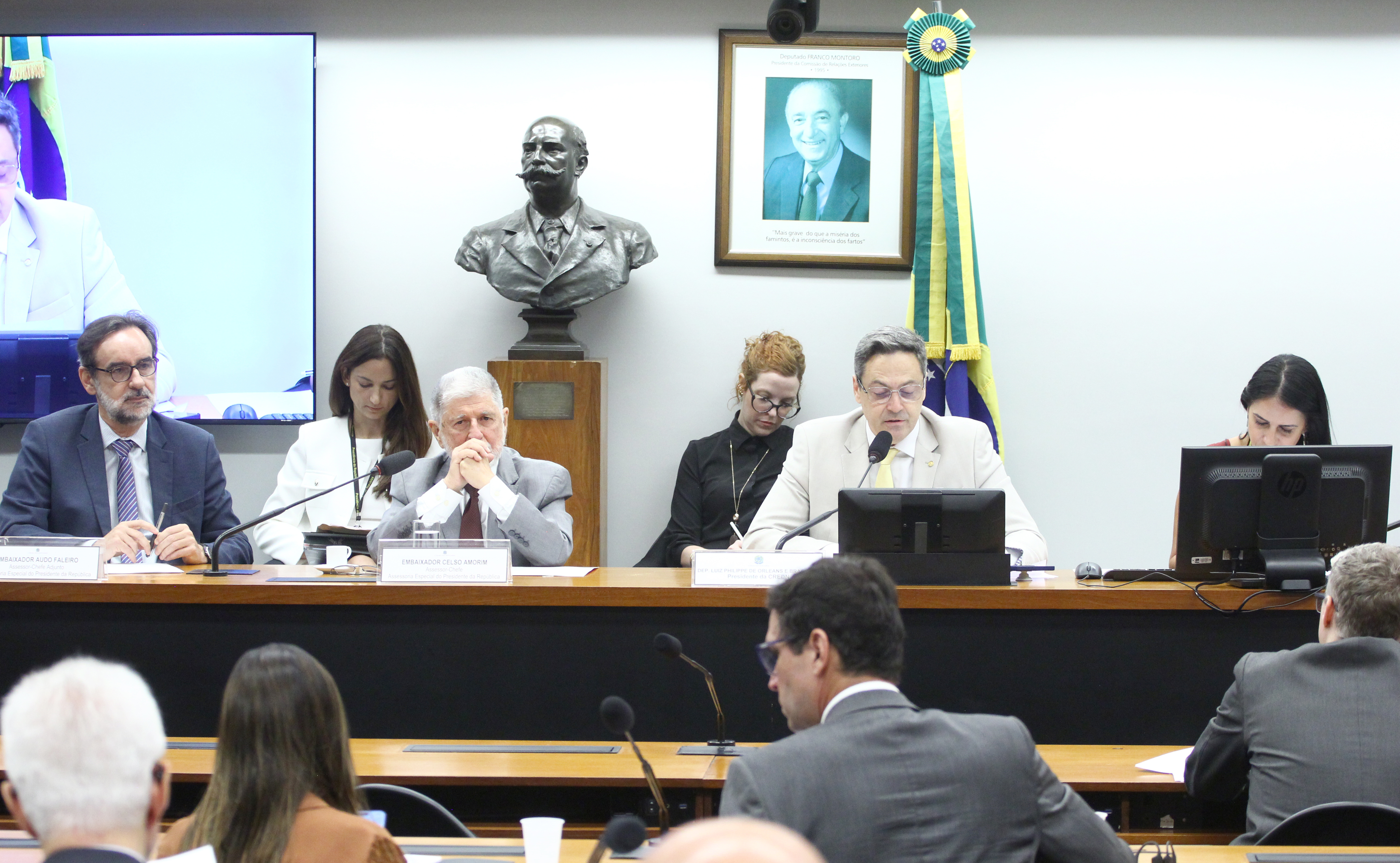 Amorim atribui atritos com Brasil a Trump; oposição culpa governo Lula