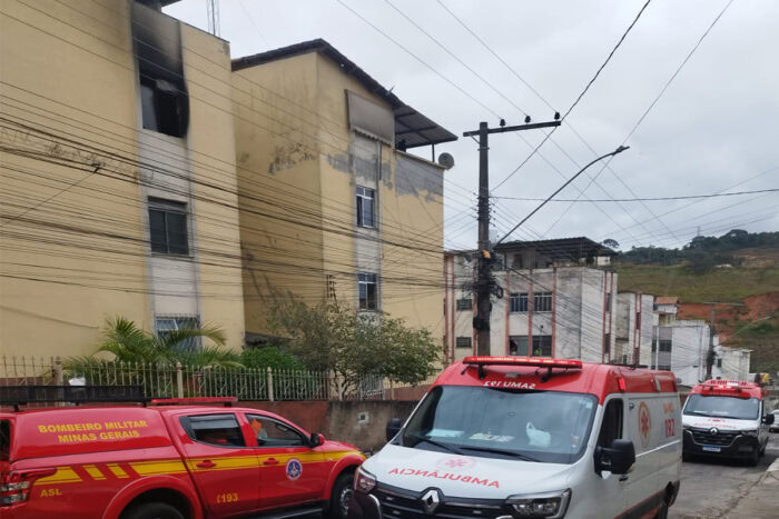 Casal sofre queimaduras ao tentar combater incêndio em apartamento 1 Casal sofre queimaduras ao tentar combater incêndio em apartamento
