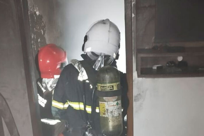 Curto-circuito provoca incêndio em residência na região leste de Juiz de Fora