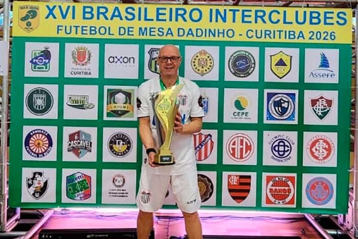 Juiz-forano com 43 anos de futebol de mesa é campeão brasileiro na modalidade dadinho 11 Juiz-forano com 43 anos de futebol de mesa é Campeão Brasileiro na modalidade dadinho