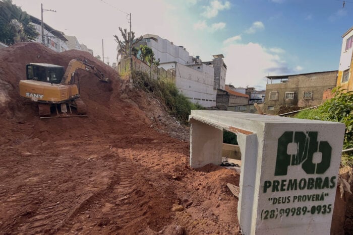 Engolida por cratera há 8 meses, rua na Zona Leste será liberada em setembro 2 obras bonfim foto felipe couri