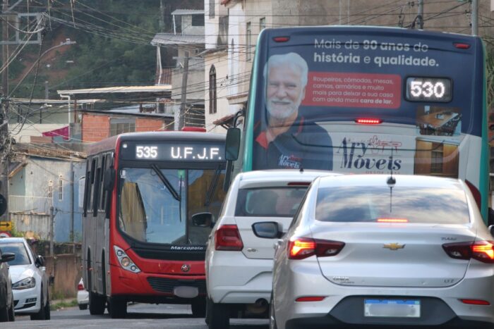 Interdição da Gentil Forn aumenta de 3 para 19 o número de linhas de ônibus na José Lourenço