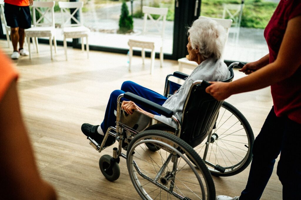 Paciente do SUS enviado para tratamento em outra cidade pode ter passagem, hospedagem e alimentação pagas