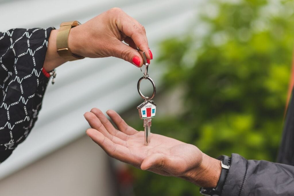 Famílias atingidas por fortes chuvas podem receber até R$ 200 mil para comprar outra casa