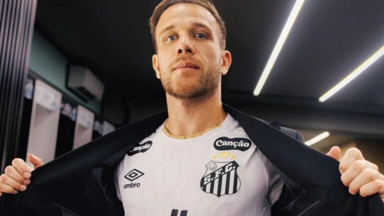Santos age na surdina e contrata 3 jogadores do futebol europeu para renovar o elenco