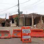 Mesmo após início das demolições no São Bernardo, moradores permanecem em casas condenadas pela Prefeitura 18 Cinco dias após demolições no São Bernardo começarem, moradores ainda ocupam casas na fila